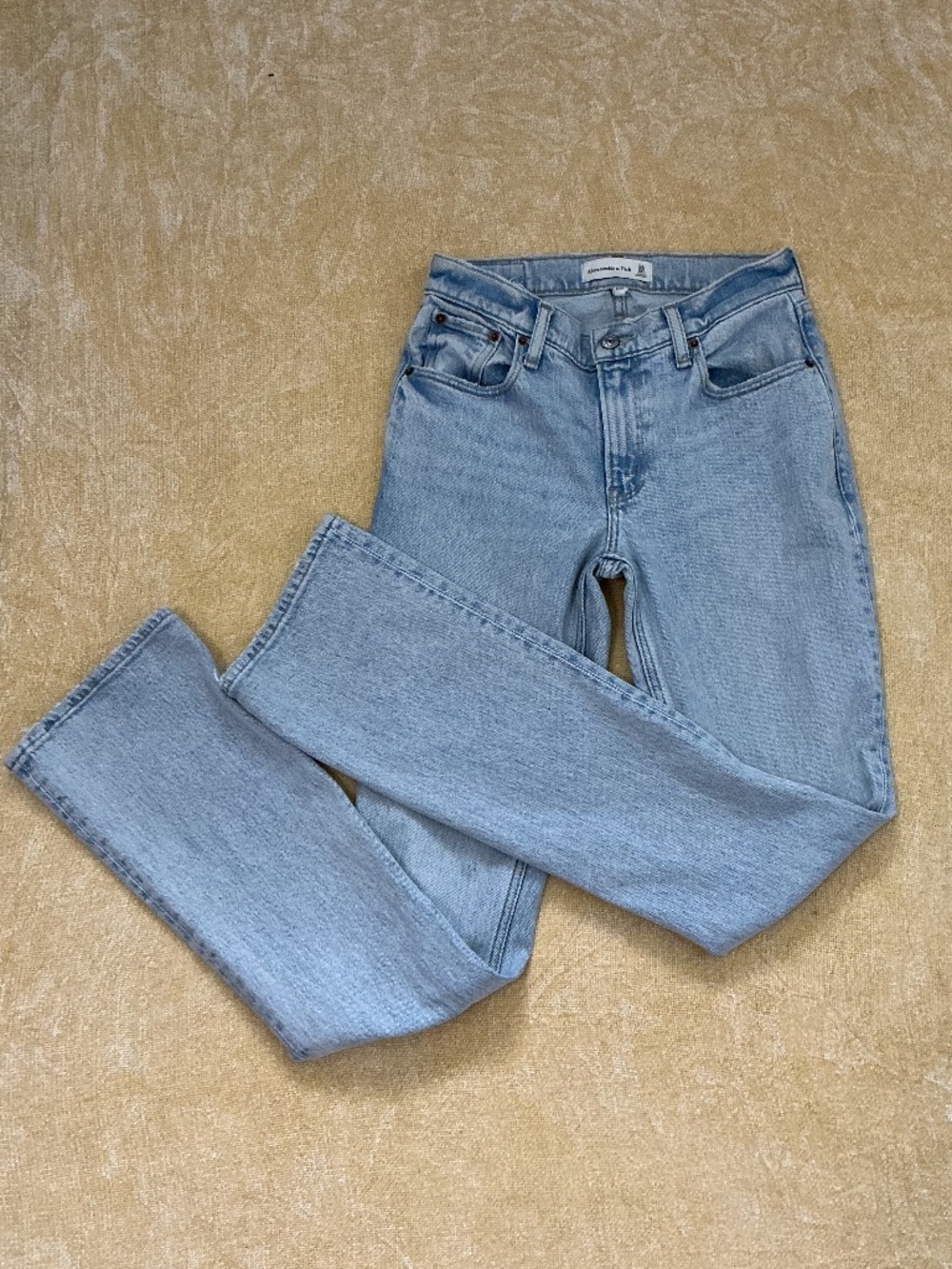 ABERCROMBIE & FITCH FLARE JEANS (size: 24/00 L)